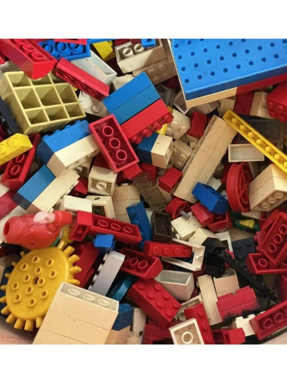 LEGO 8 lbs Bulk Lot Accessories Parts Pieces Bricks Blocks Vintage 90s-2000s